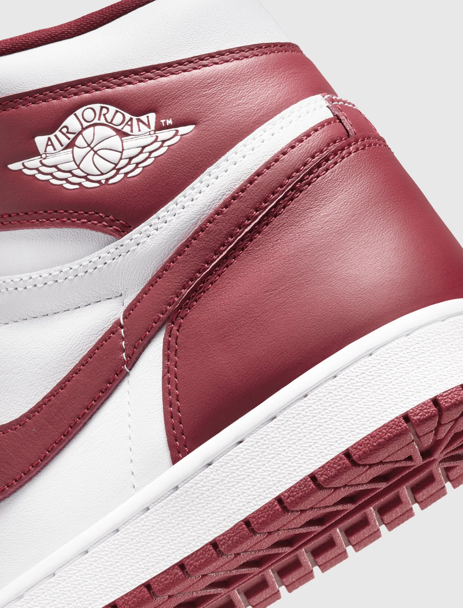 AIR JORDAN 1 RETRO HIGH OG "TEAM RED"