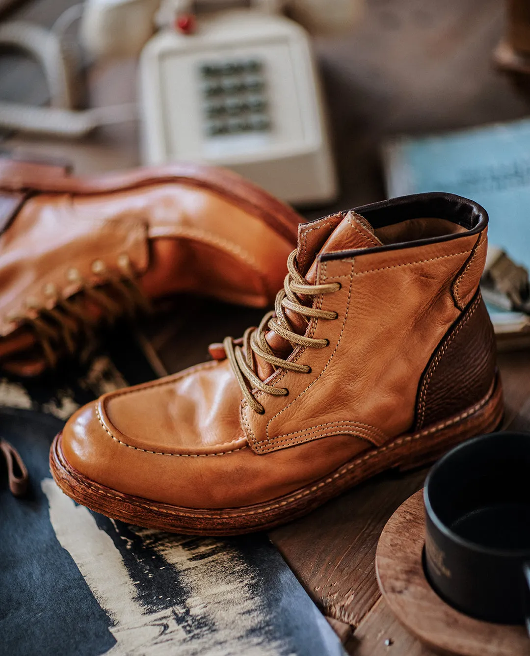 HANDMADE COWHIDE BOOT