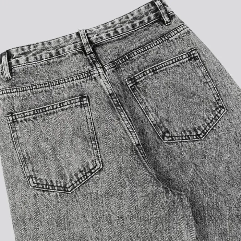 Roomy coated fashion jeans for men